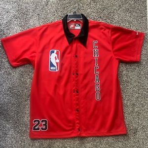 Vintage Authentic Shooting Shirt Chicago Bulls Michael Jordan.